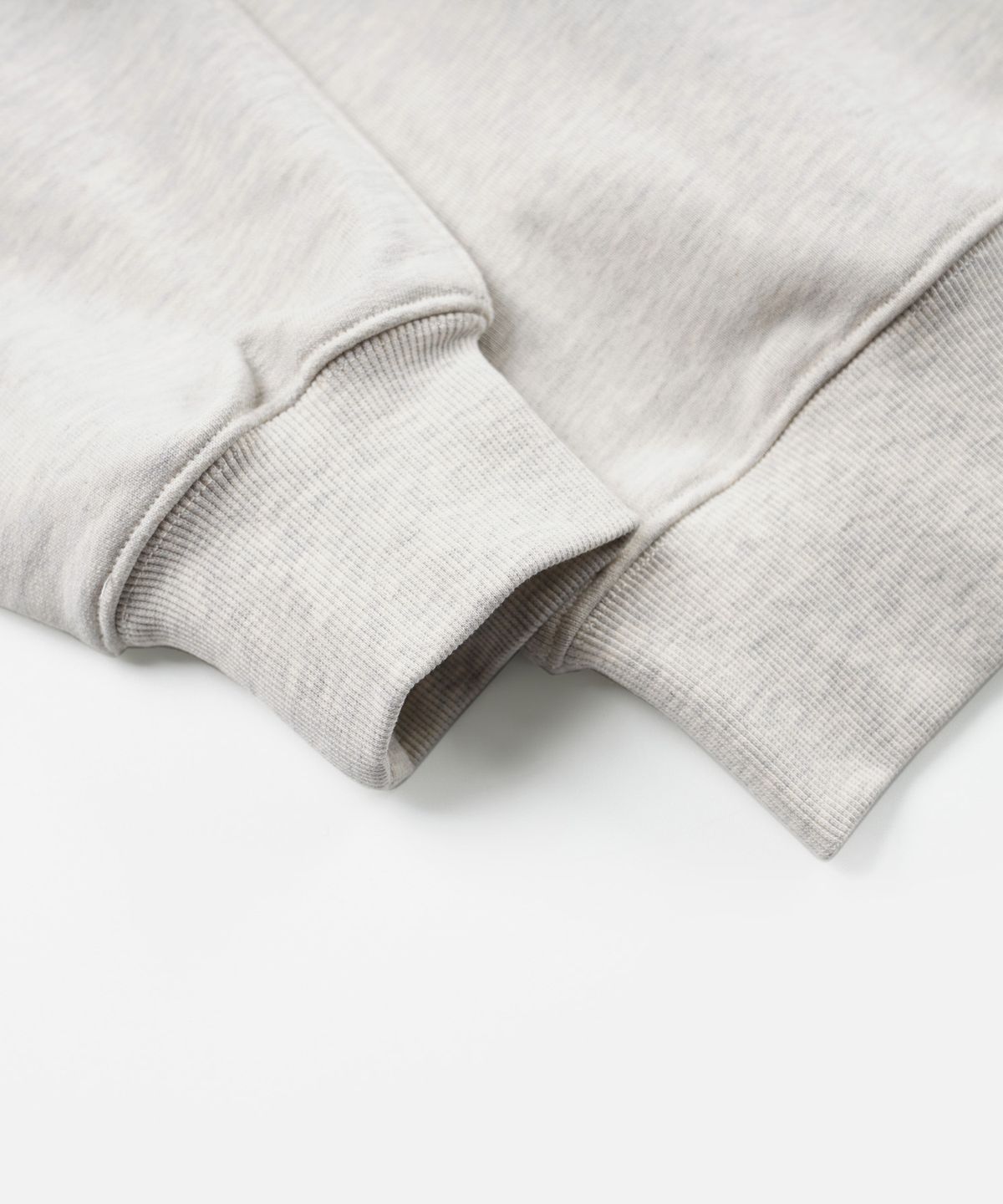 프리즘웍스(FRIZMWORKS) 302ND FIGHTER SQ SWEATSHIRT _ OATMEAL
