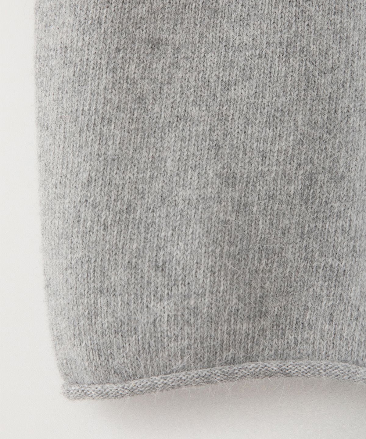 썸웨어버터(SOMEWHEREBUTTER) Angora Half Knit - Light Grey