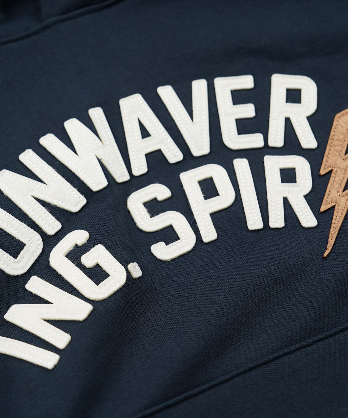 프리즘웍스(FRIZMWORKS) UNWAVERING SPIRIT PULLOVER HOODY _ NAVY