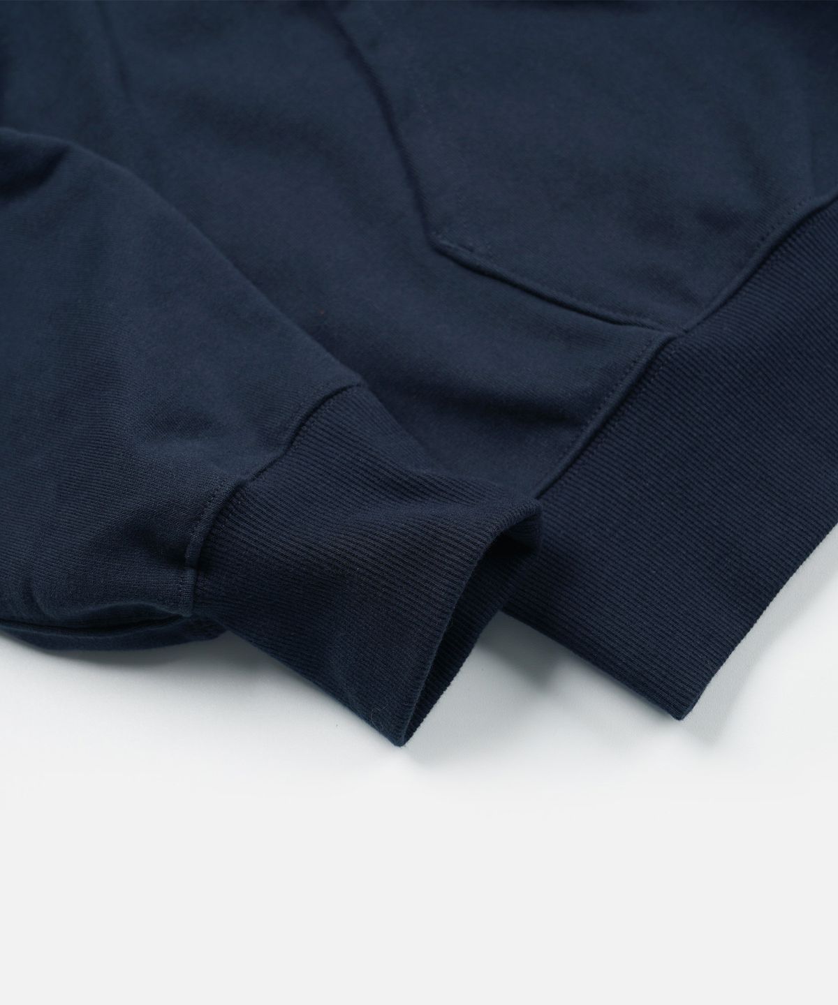 프리즘웍스(FRIZMWORKS) UNWAVERING SPIRIT PULLOVER HOODY _ NAVY