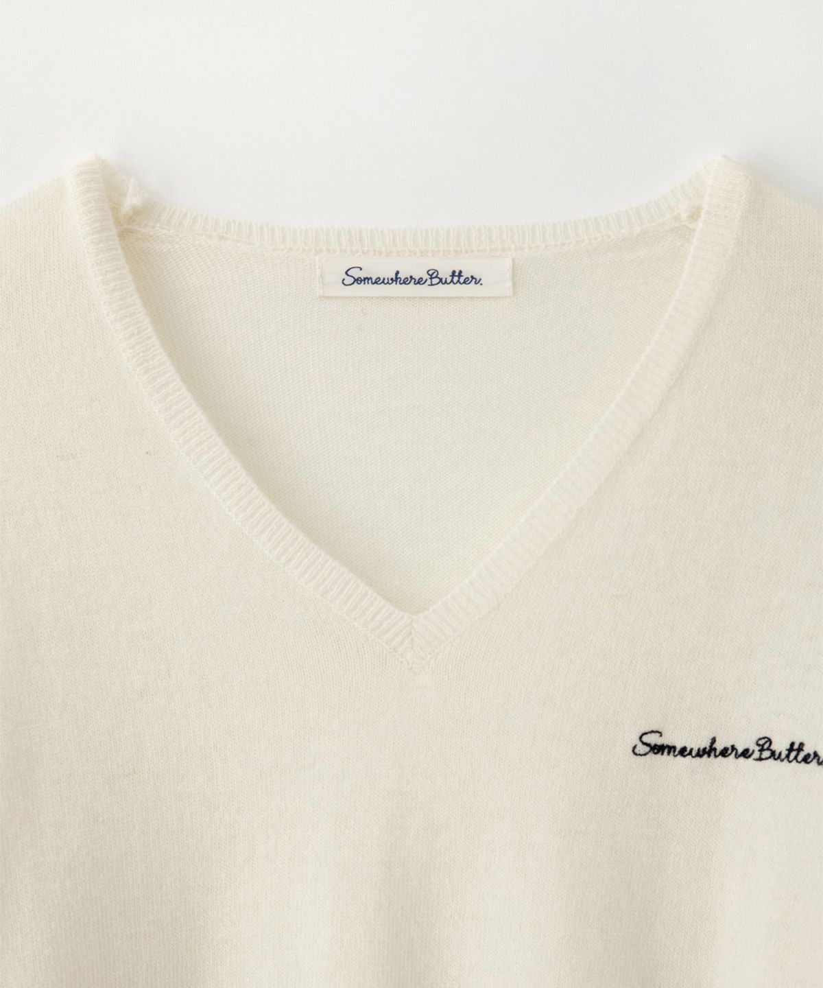 썸웨어버터(SOMEWHEREBUTTER) Roe V-Neck Knit - Ivory