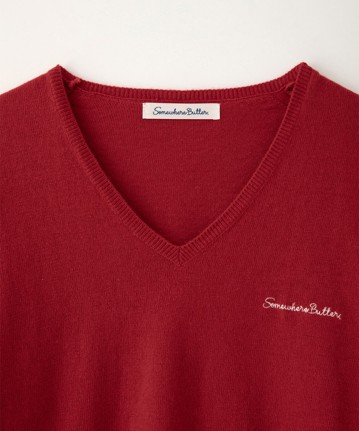 썸웨어버터(SOMEWHEREBUTTER) Roe V-Neck Knit - Red