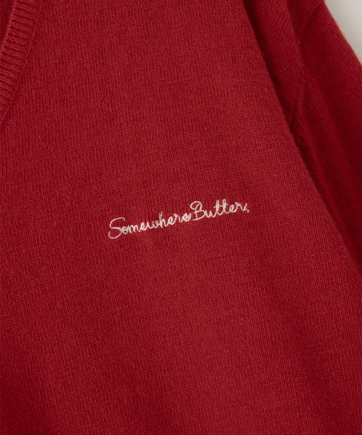 썸웨어버터(SOMEWHEREBUTTER) Roe V-Neck Knit - Red