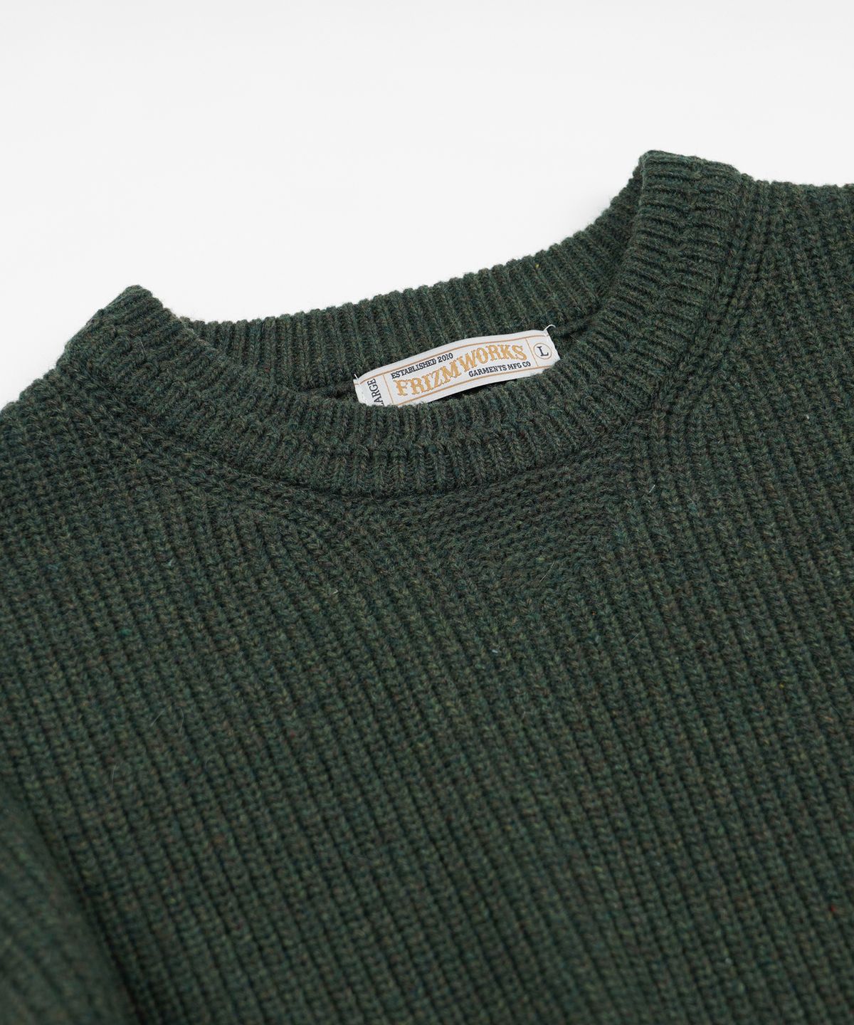 프리즘웍스(FRIZMWORKS) PATCH ROUND PULLOVER KNIT _ FOREST GREEN