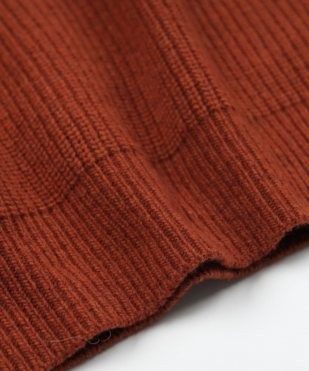 프리즘웍스(FRIZMWORKS) PATCH ROUND PULLOVER KNIT _ BRICK