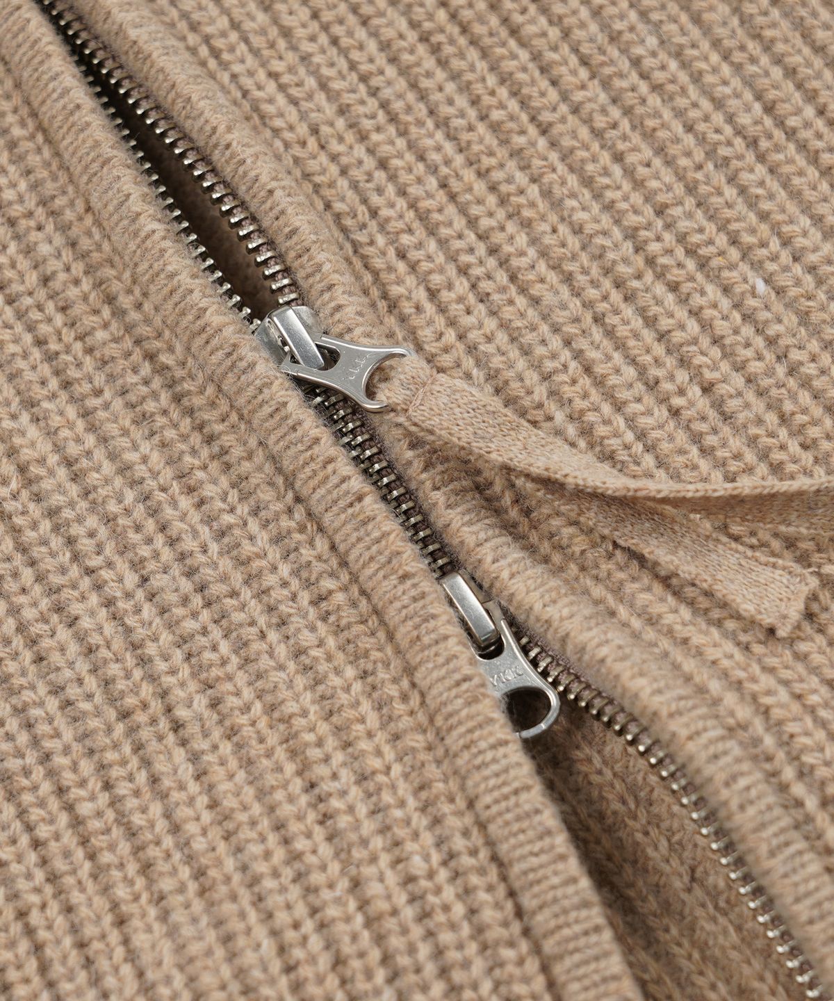 프리즘웍스(FRIZMWORKS) WOOL DECK ZIP UP CARDIGAN _ OATMEAL
