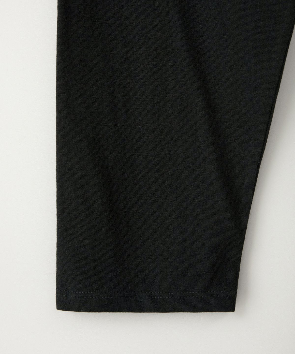 썸웨어버터(SOMEWHEREBUTTER) Wave Logo Raglan Long Top - Charcoal(Black)