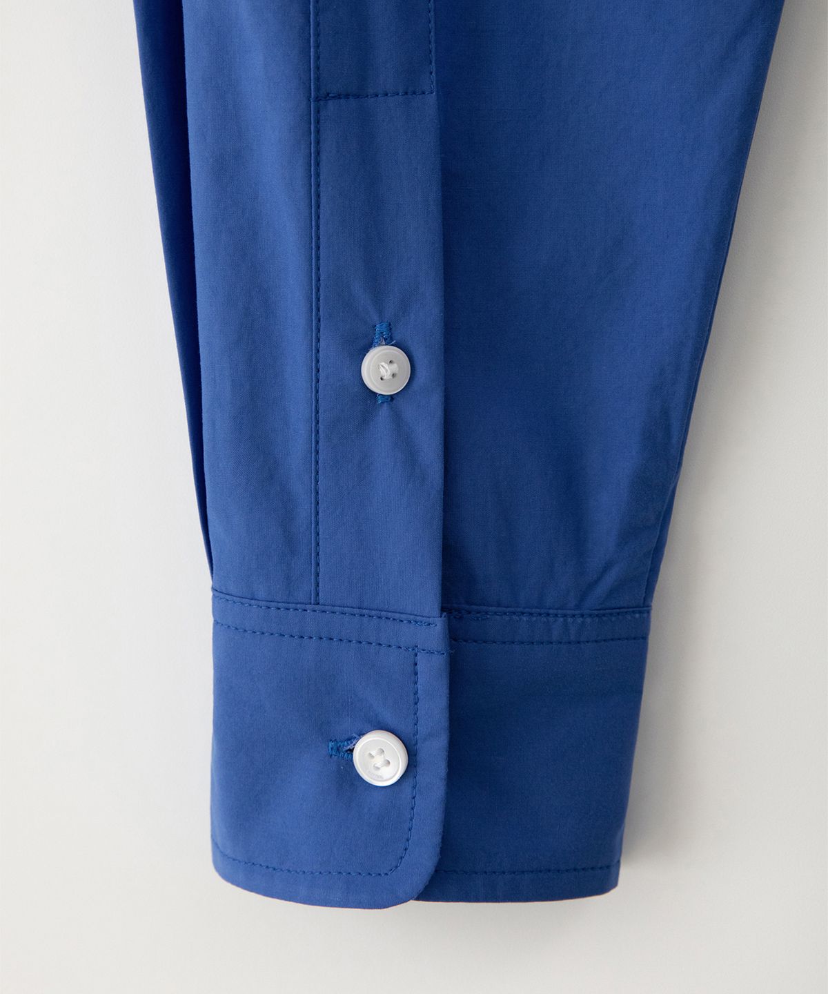 썸웨어버터(SOMEWHEREBUTTER) Heart Point Over-Fit Shirt - Cobalt Blue