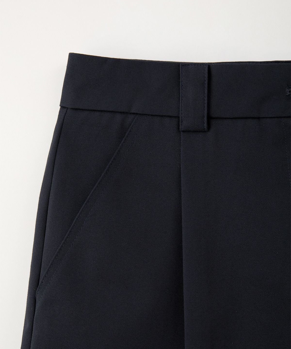 썸웨어버터(SOMEWHEREBUTTER) Dave Cotton Short Pants - Navy