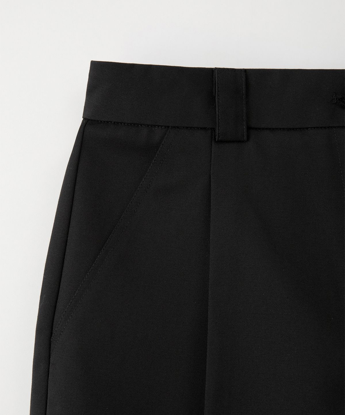 썸웨어버터(SOMEWHEREBUTTER) Dave Cotton Short Pants - Black