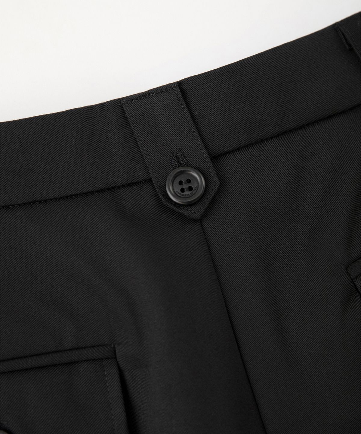 썸웨어버터(SOMEWHEREBUTTER) Dave Cotton Short Pants - Black