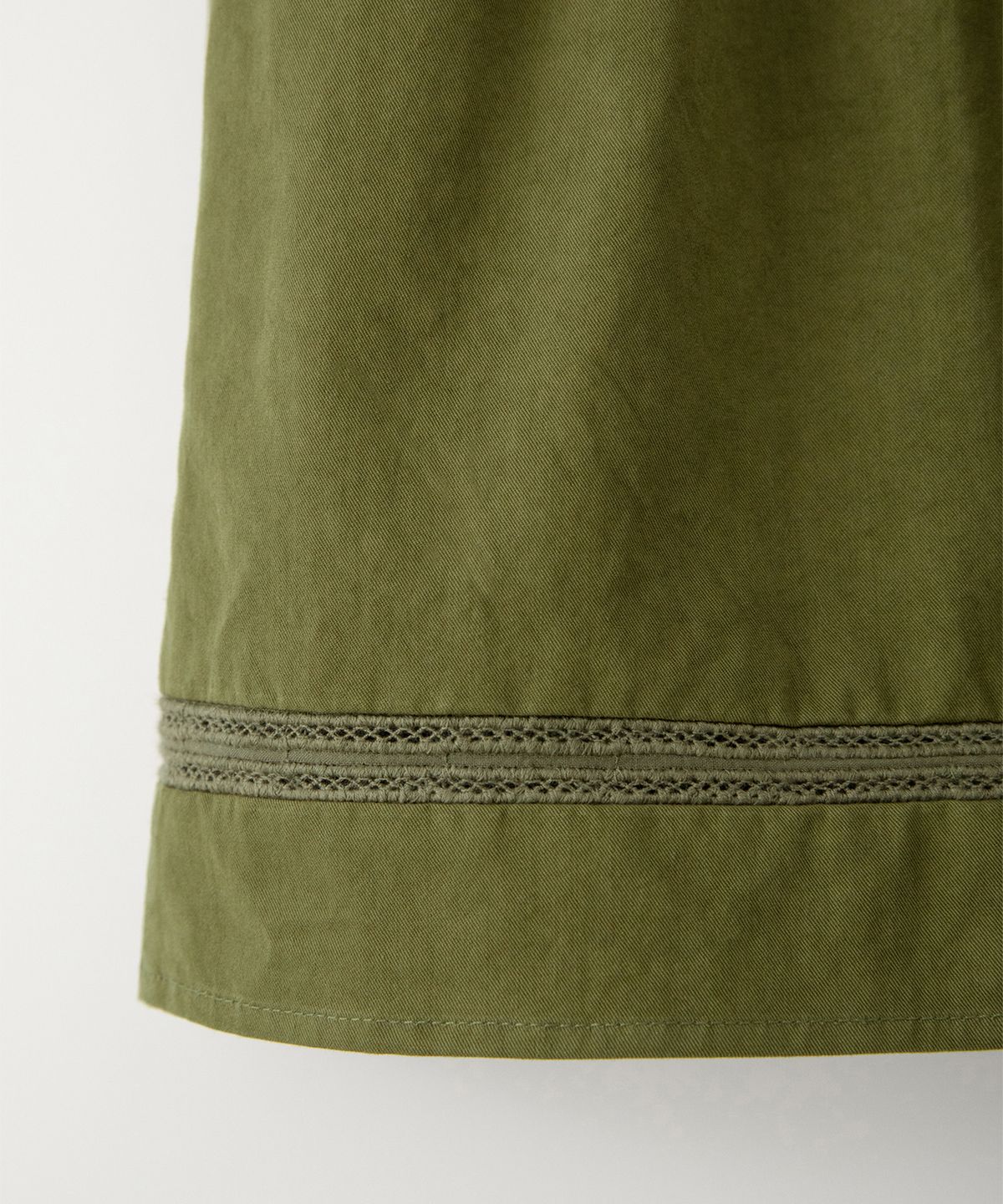 썸웨어버터(SOMEWHEREBUTTER) Soy Shirring Mini Skirt - Khaki