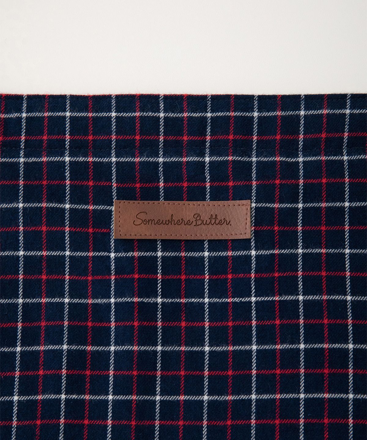 썸웨어버터(SOMEWHEREBUTTER) Check Letter Reversible Bag - Ivory(Navy)