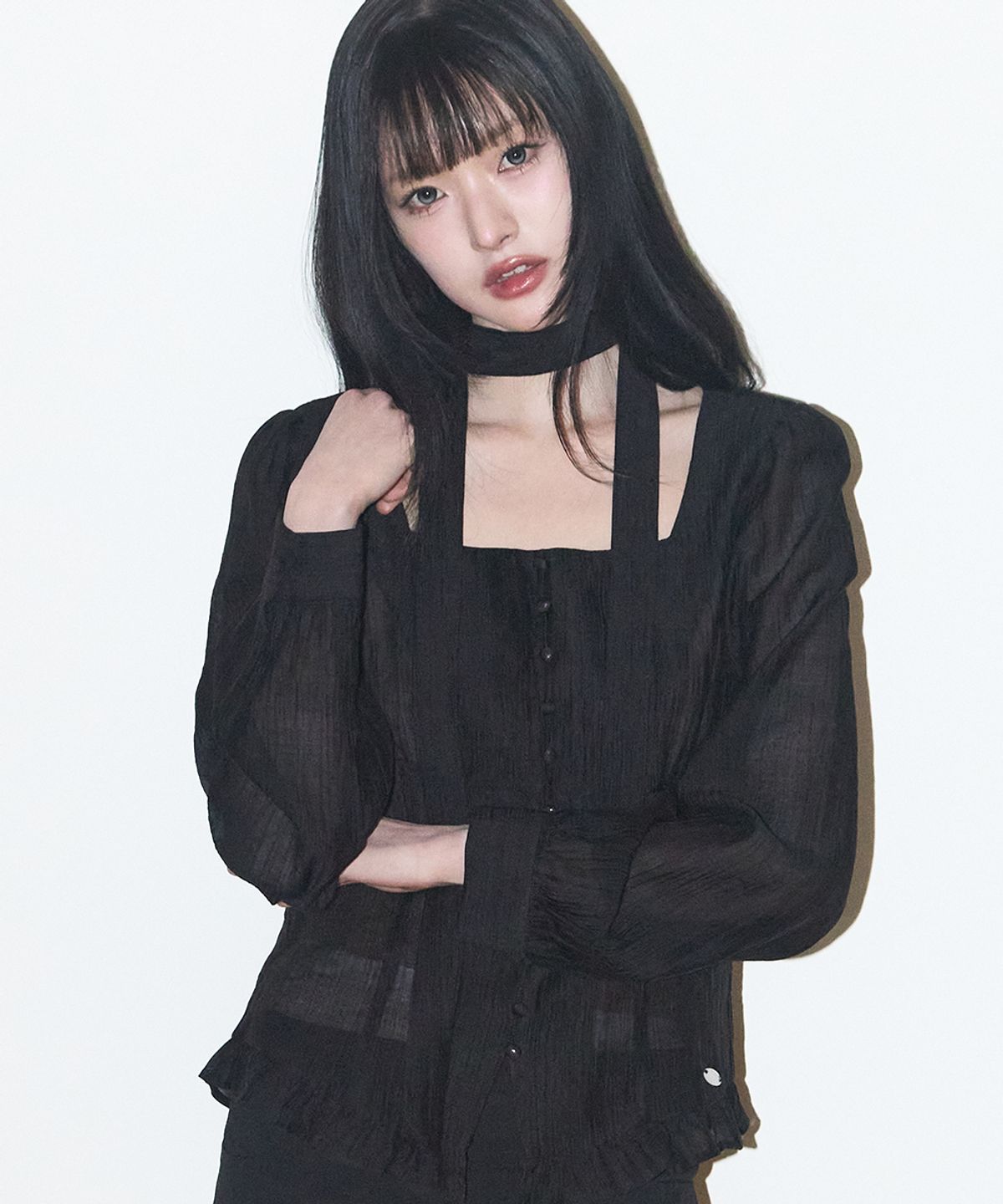 일리고(ILLIGO) 리본 타이 스퀘어넥 롱블라우스 블랙