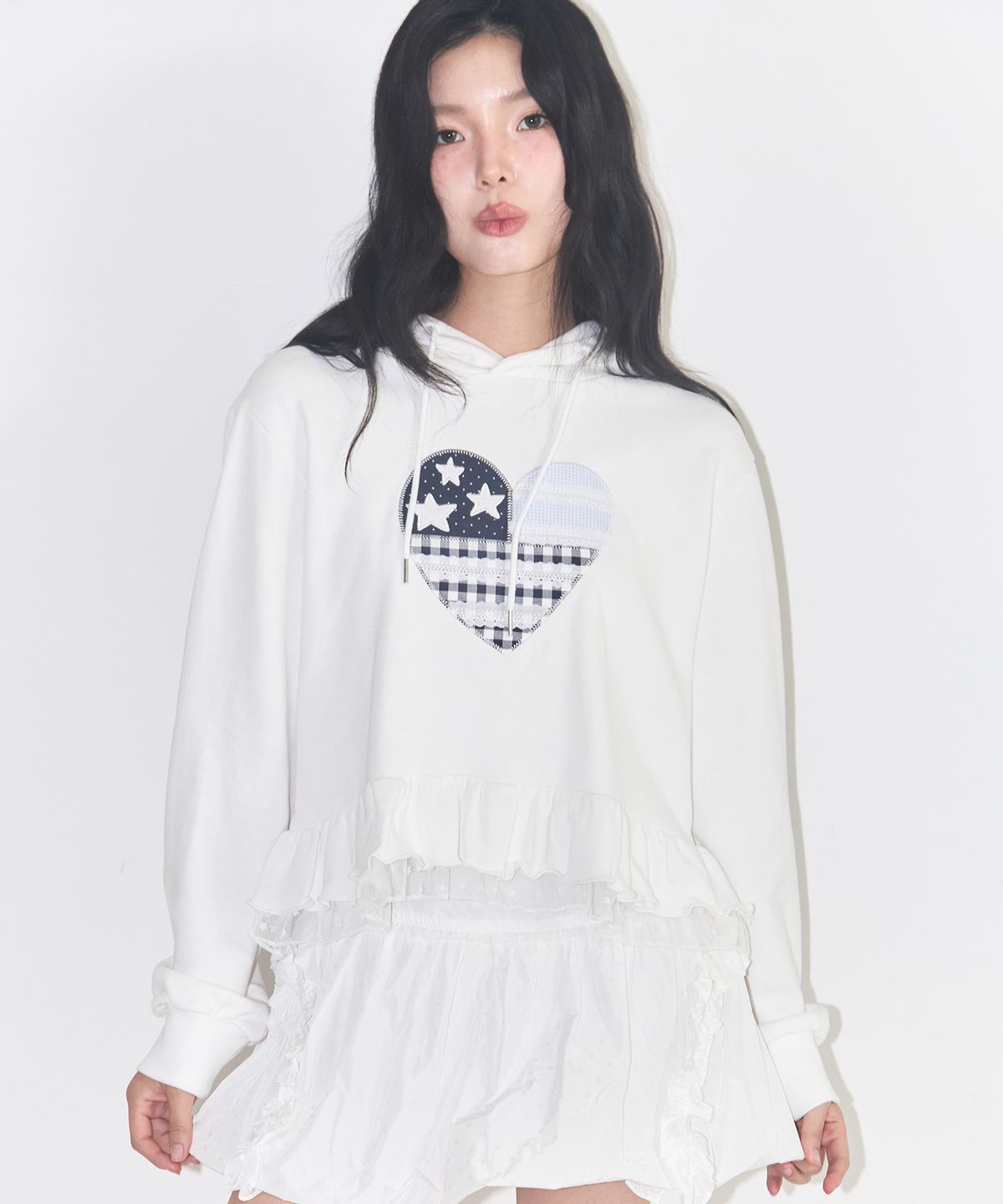 일리고(ILLIGO) 타이니 레이스 후드티 화이트