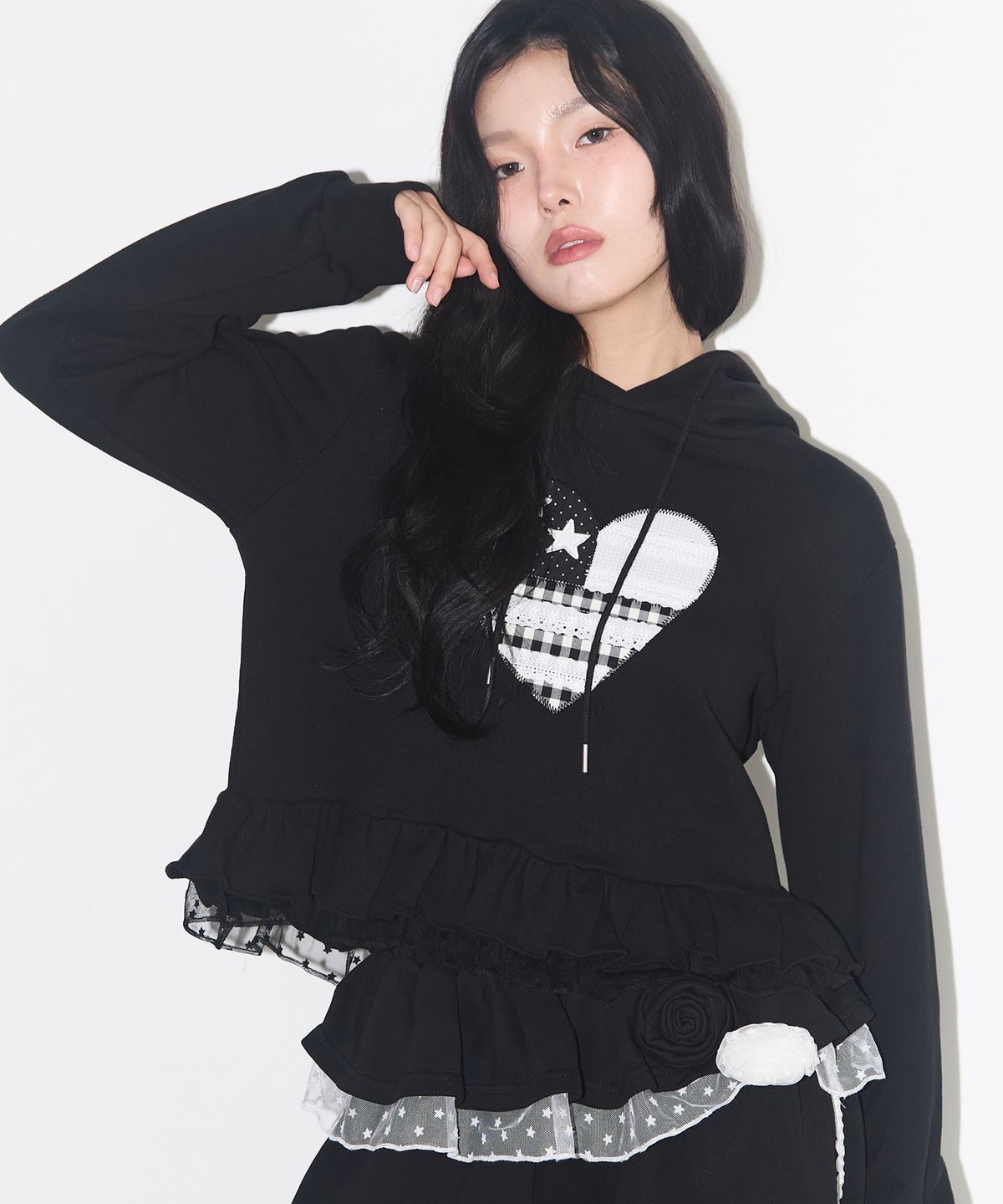 일리고(ILLIGO) 타이니 레이스 후드티 블랙