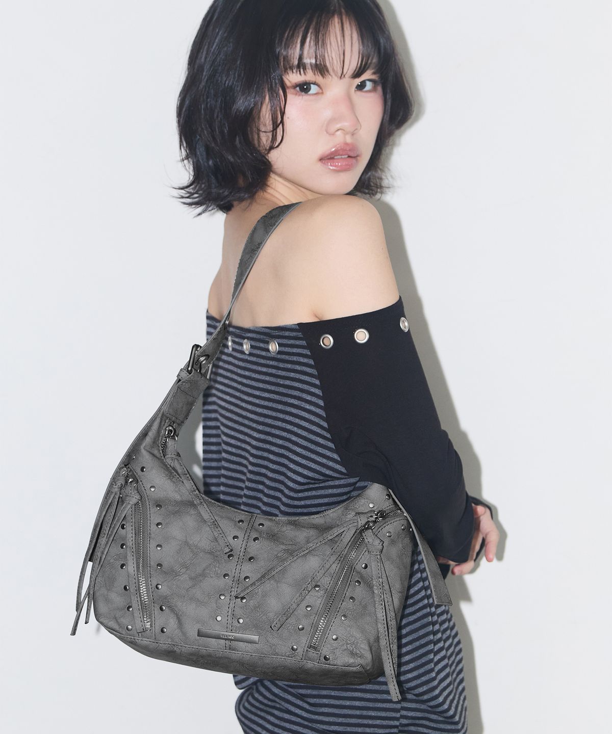 일리고(ILLIGO) 리프 아일렛 숄더 백 그레이
