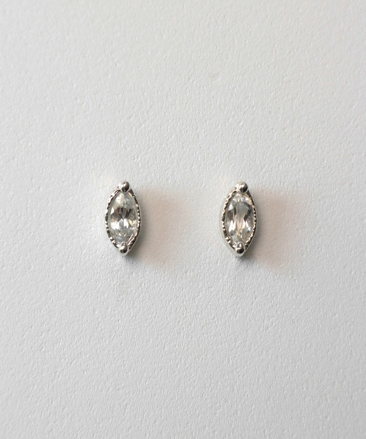 뷰린(BURIN) 유영 Streamline Earrings