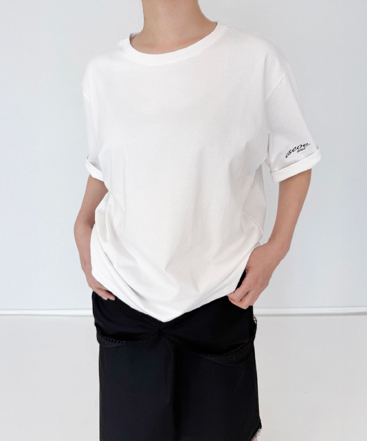 이서이(ESEOE) genderless ㅁ t-shirts White