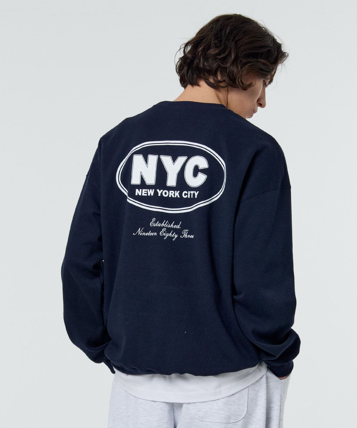 페이퍼보이(PAPERBOY) NYC 아카데미 스웨트셔츠-네이비