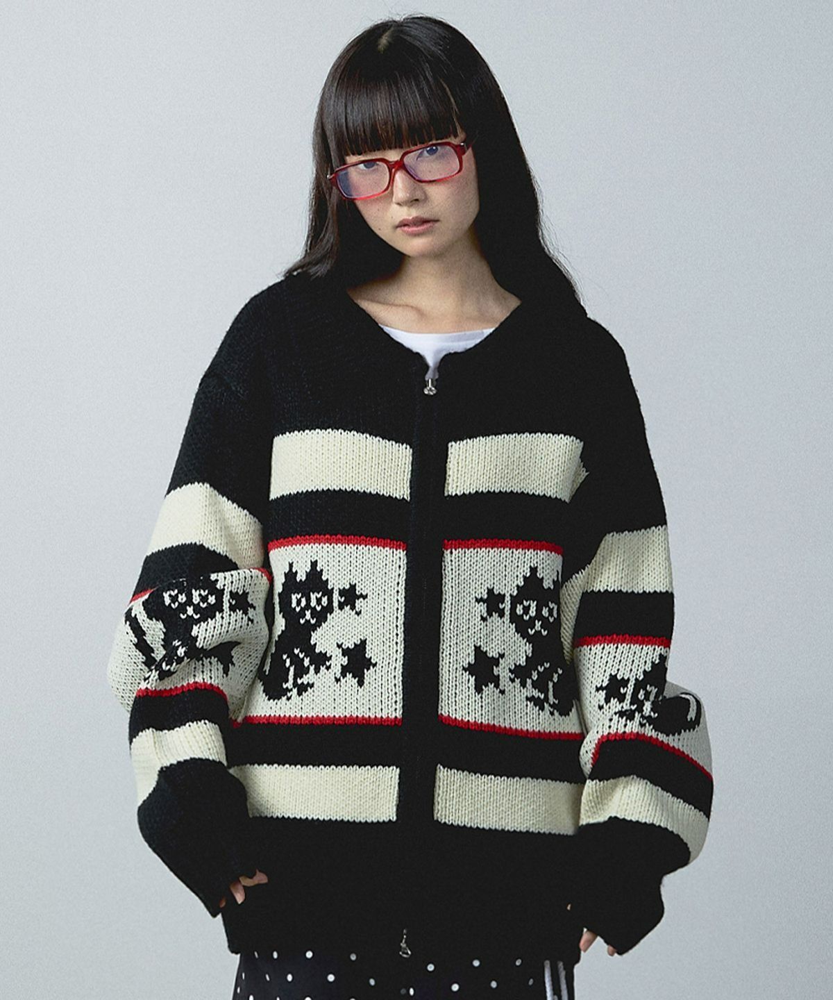 유희(YOUHEE) STAR CAT COWICHAN CARDIGAN BLACK