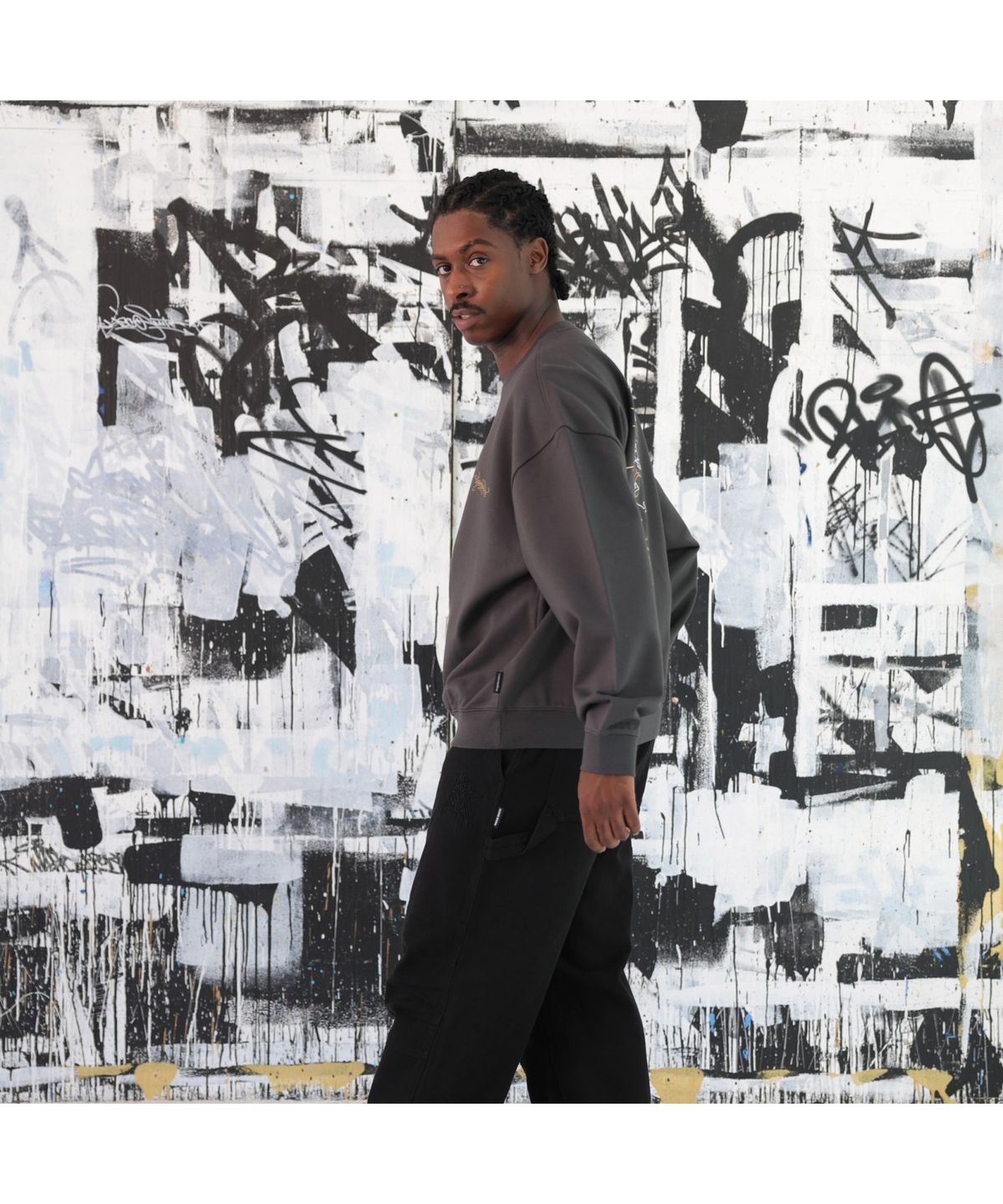 커스텀멜로우(CUSTOMELLOW) [BISCO SMITH] Grey Graphic Sweatshirt CWTAW25917GYX