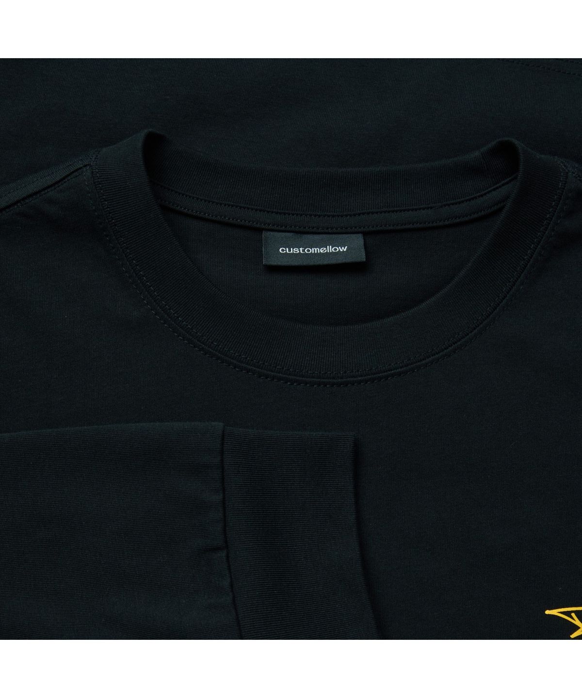 커스텀멜로우(CUSTOMELLOW) [BISCO SMITH] Black Graphic T-shirt CWTAW25914BKX