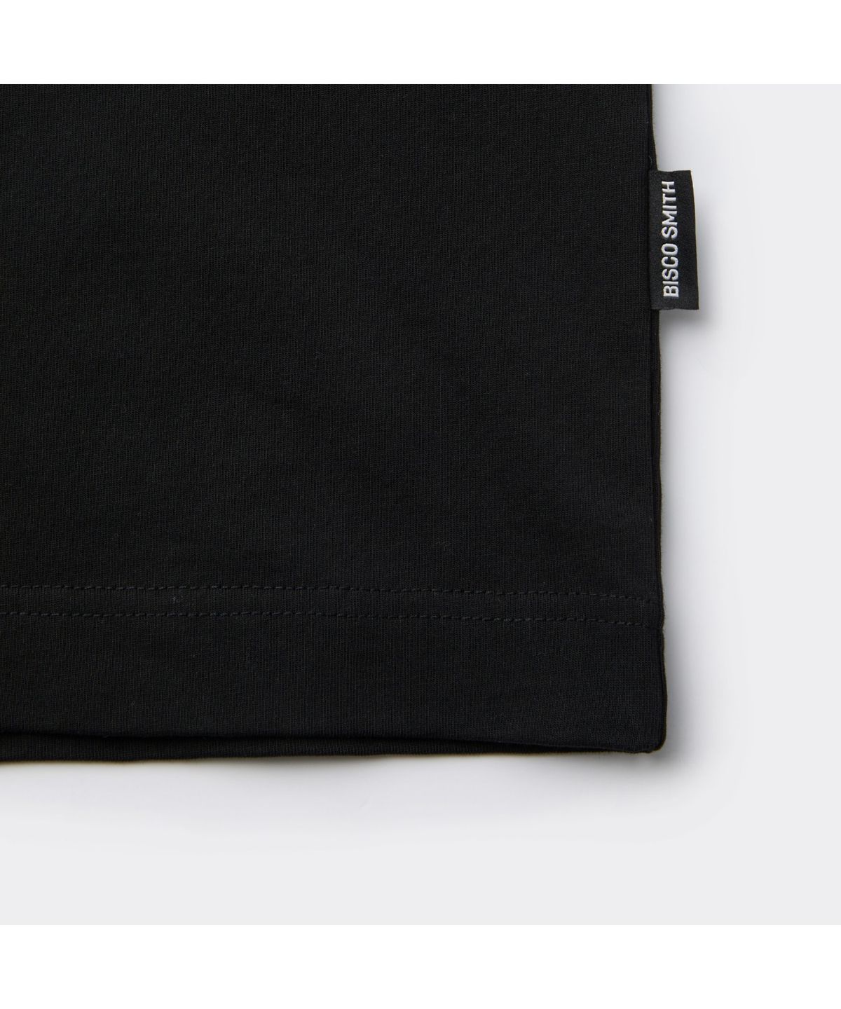커스텀멜로우(CUSTOMELLOW) [BISCO SMITH] Black Graphic Half Sleeve T-shirt CWTAW25911BKX