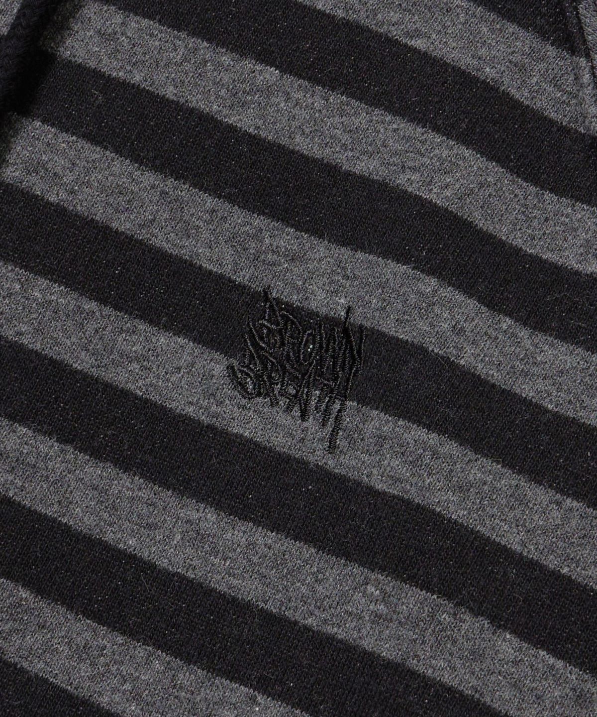 브라운브레스(BROWNBREATH) W STRIPE TAG CROP HOODIE - BLACK/CHARCOAL