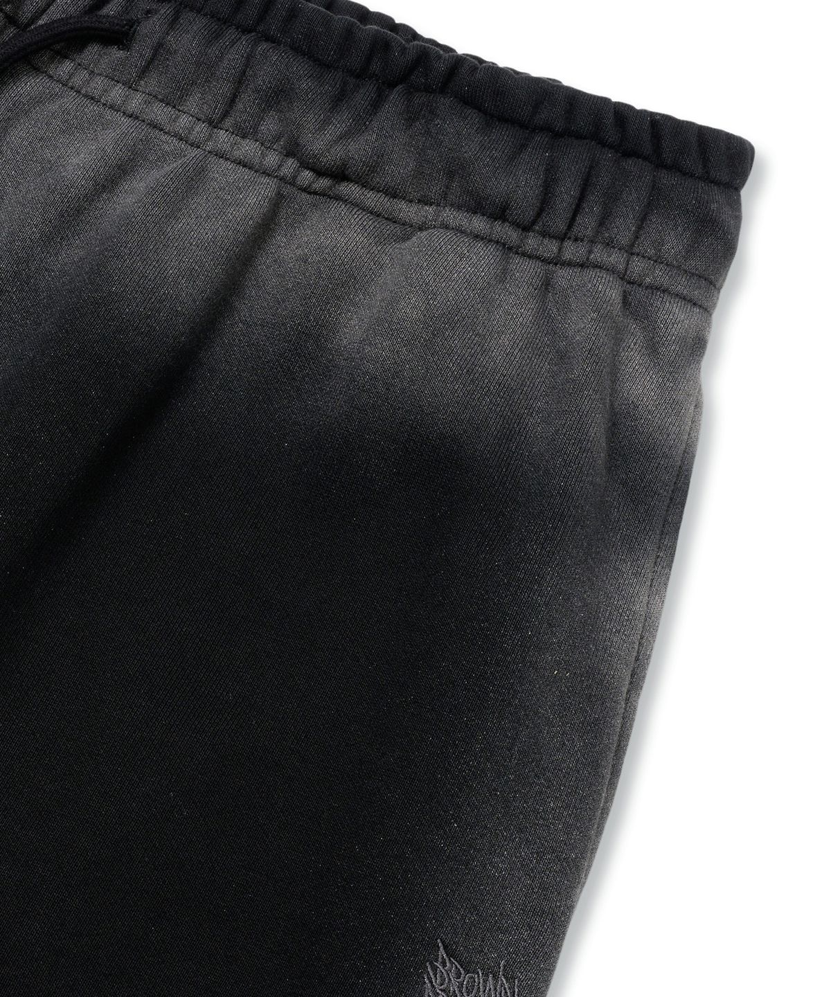 브라운브레스(BROWNBREATH) TAG DIRTY WIDE SWEAT PANTS - BLACK