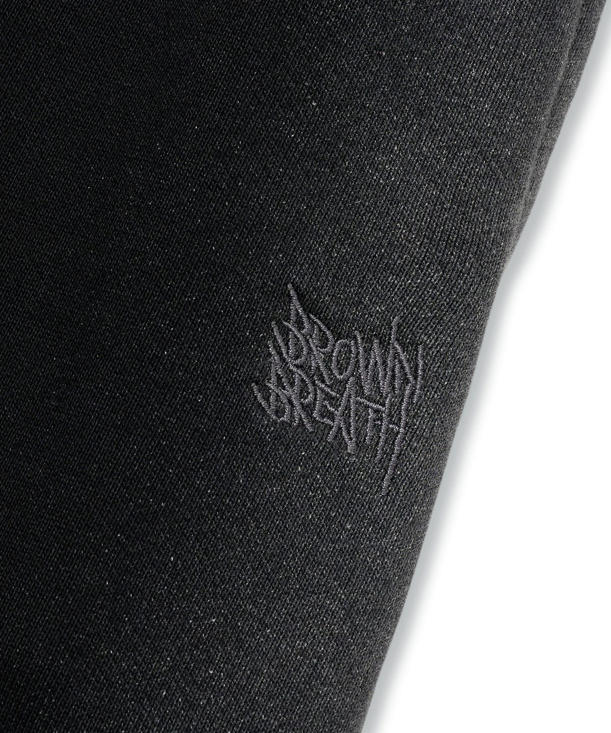 브라운브레스(BROWNBREATH) TAG DIRTY WIDE SWEAT PANTS - BLACK