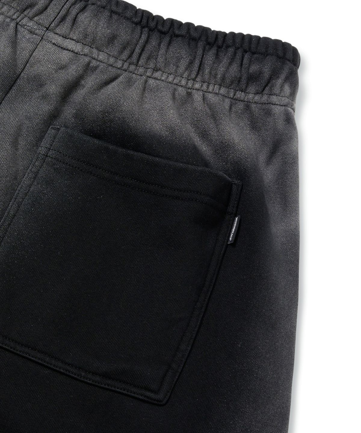 브라운브레스(BROWNBREATH) TAG DIRTY WIDE SWEAT PANTS - BLACK