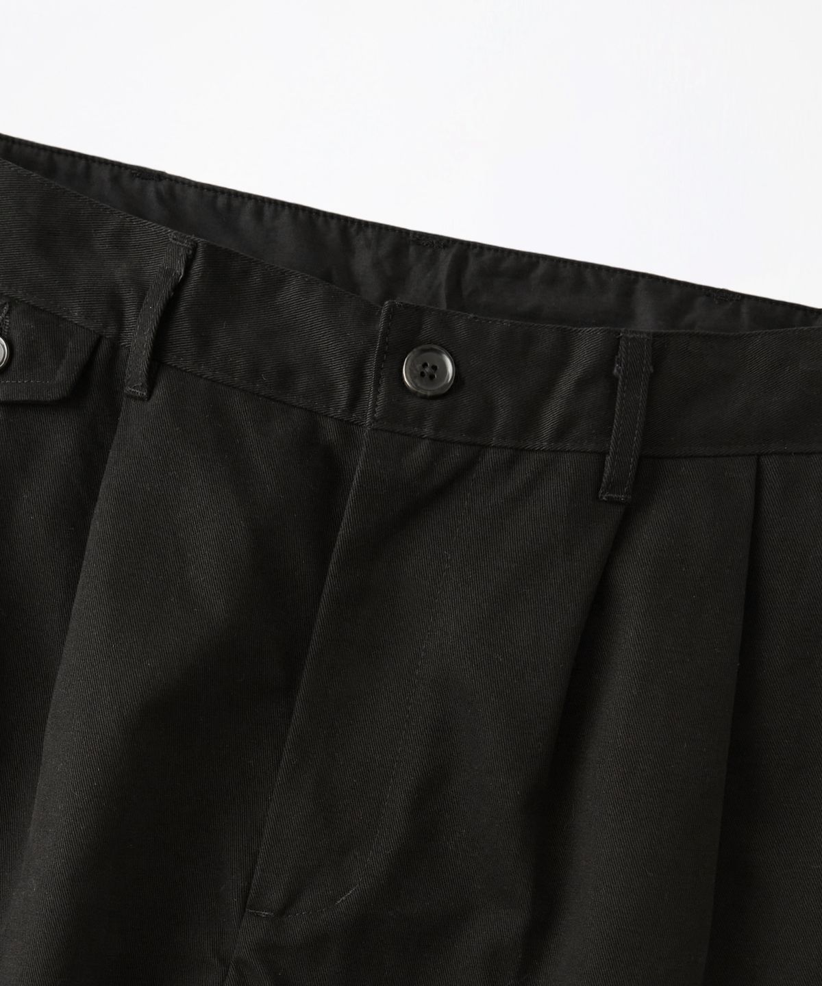아웃스탠딩(OUTSTANDING) HIGH DENSITY COTTON DOUBLE PLEATED PANTS_BLACK
