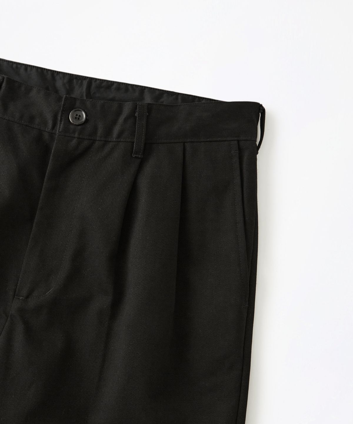 아웃스탠딩(OUTSTANDING) HIGH DENSITY COTTON DOUBLE PLEATED PANTS_BLACK