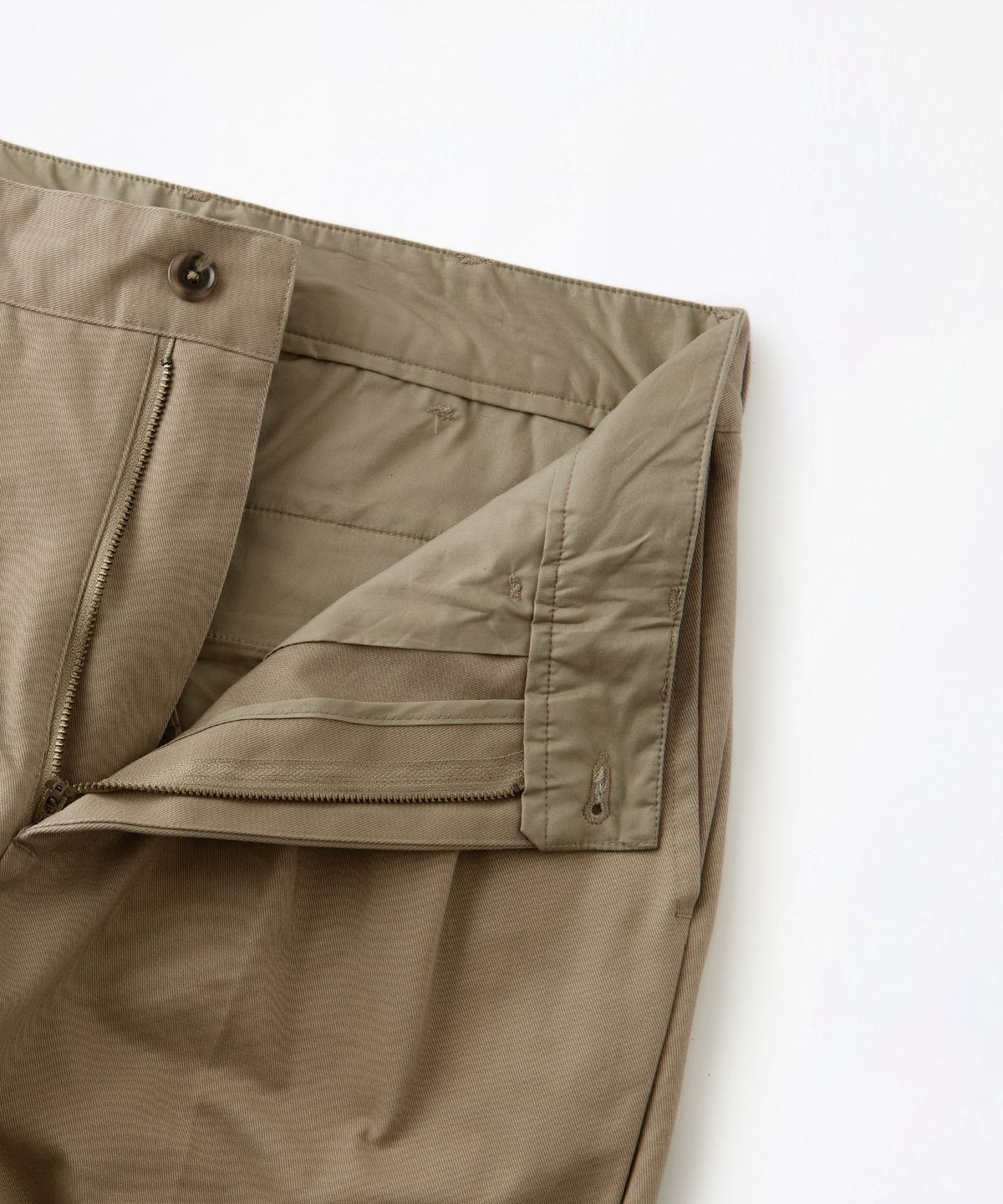 아웃스탠딩(OUTSTANDING) HIGH DENSITY COTTON DOUBLE PLEATED PANTS_BEIGE
