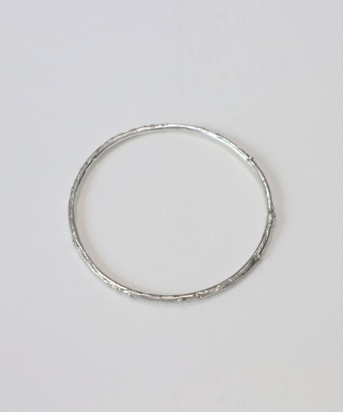 뷰린(BURIN) 유영 Hole flow Bangle