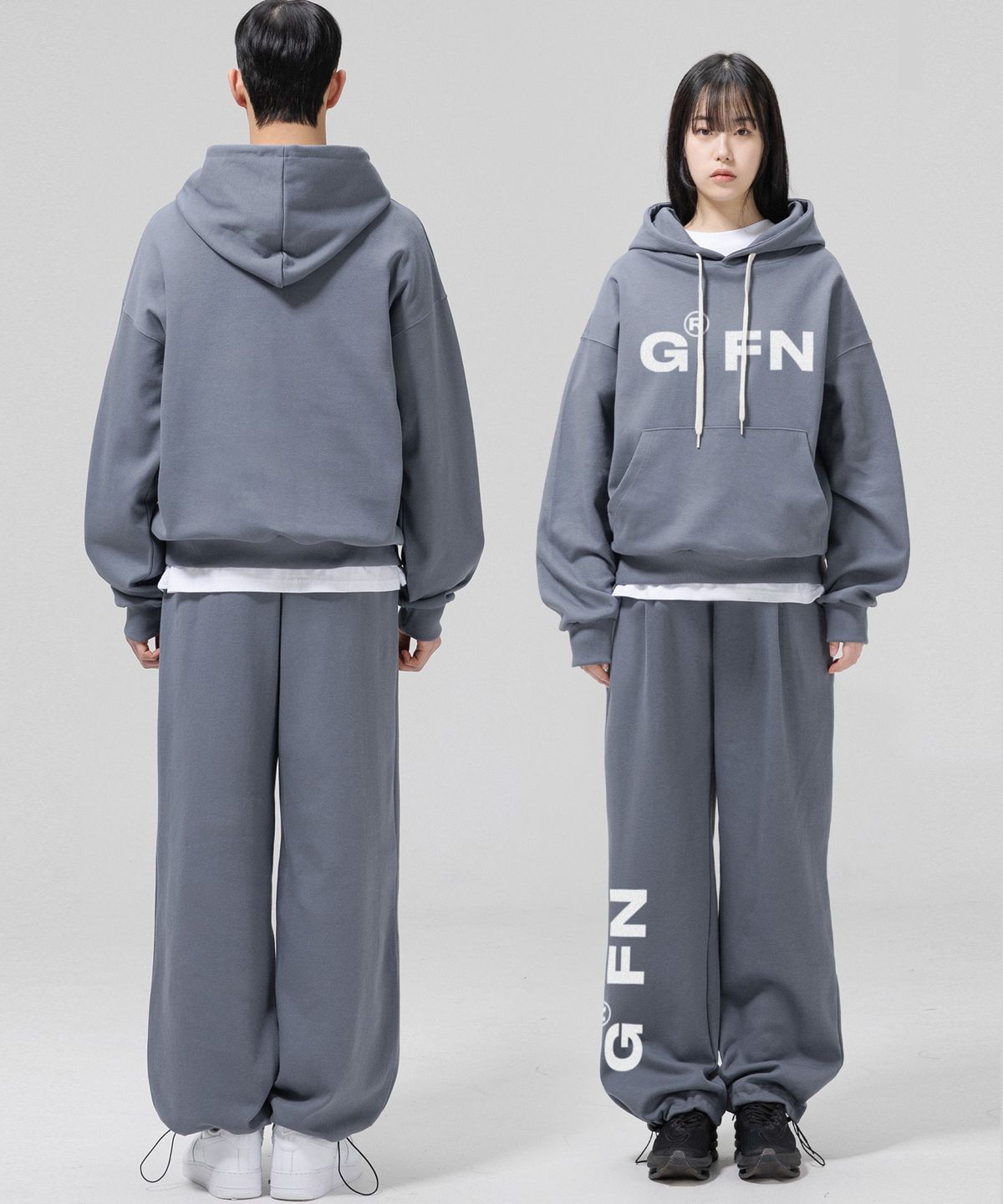 그랜피니(GRANFINNY) 오버핏 기모 볼드 로고 후디 + 원턱 스트링 트레이닝 팬츠 셋업- 그레이