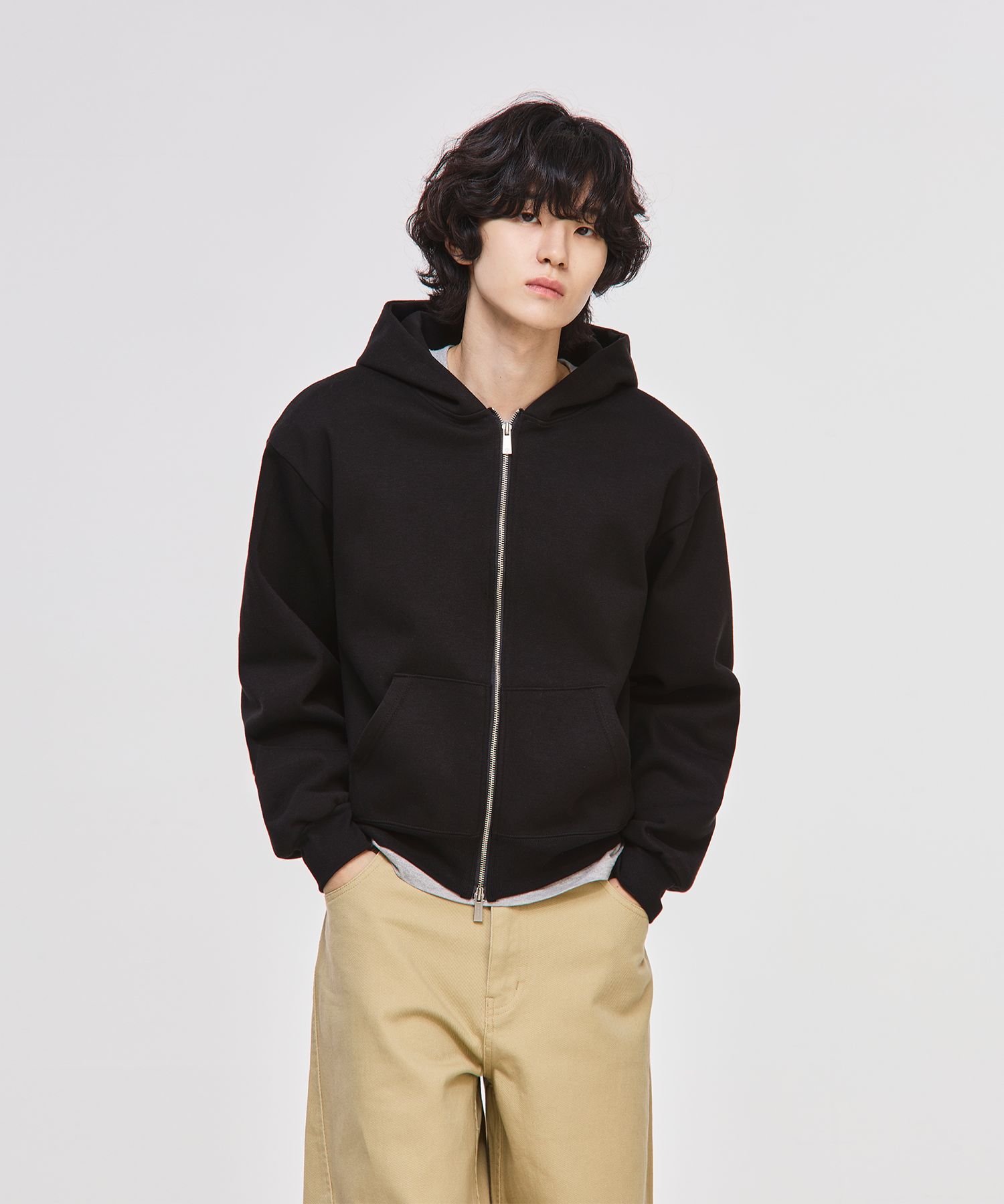 MUSINSA公式 | SIGNATURE Two-Way Crop Hooded Zip-Up [Black]