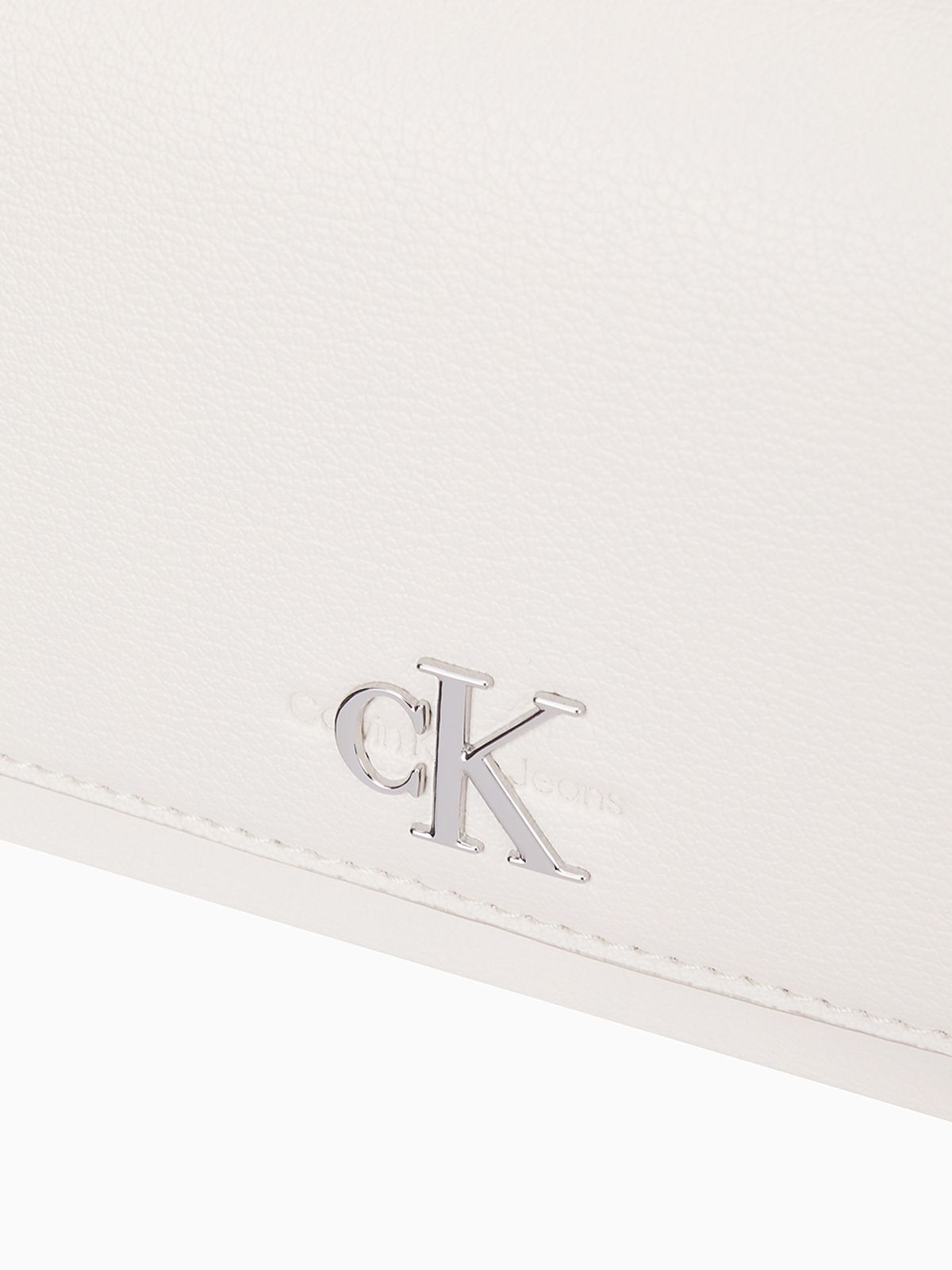 캘빈클라인 진(CALVIN KLEIN JEANS) 여성 CKJ 미니멀 모노그램 스몰 체인 플랩 크로스바디 DH2806 67U