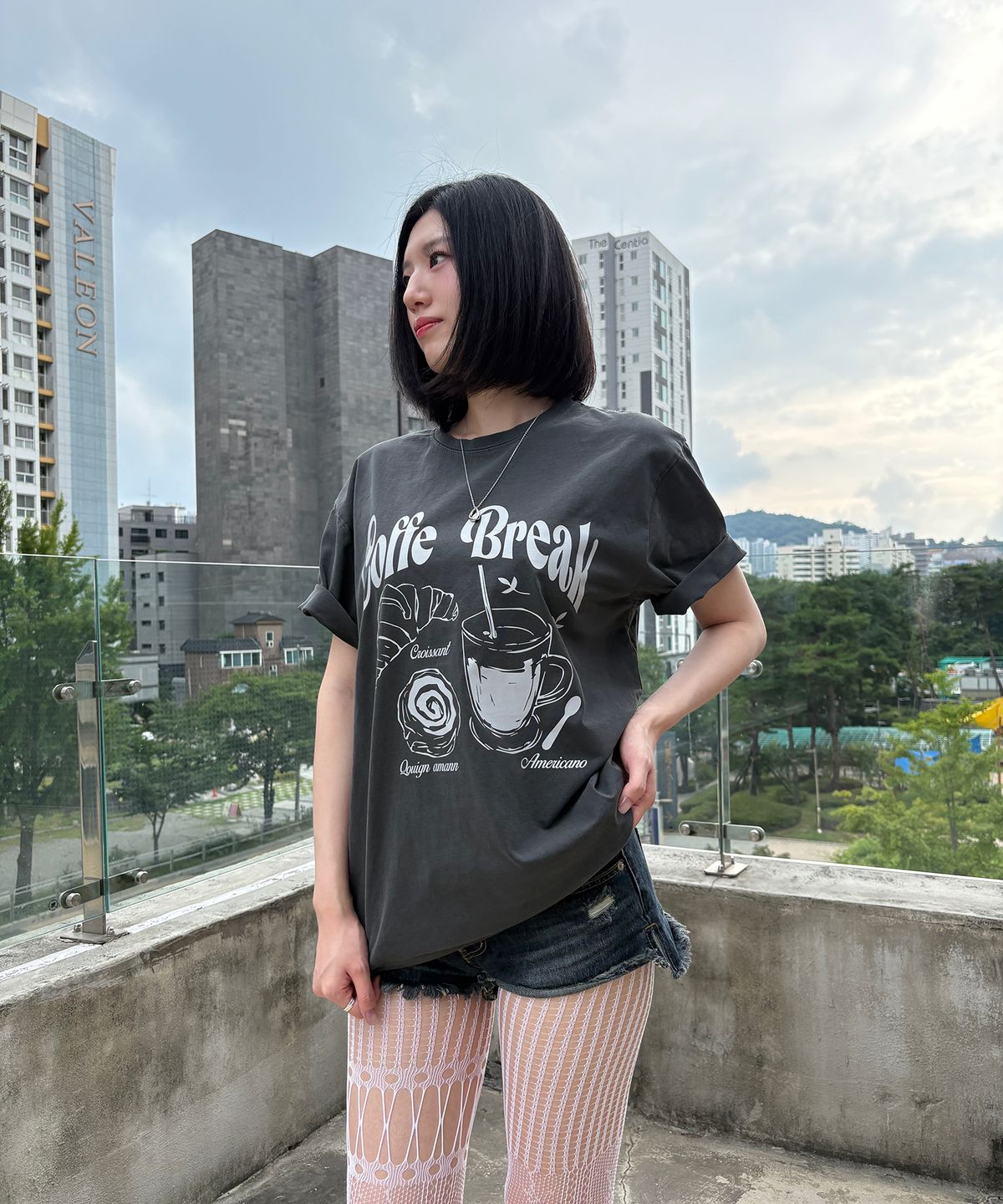 쿠톤(QUTON) 브레드 피그먼트 오버핏 반팔 티셔츠