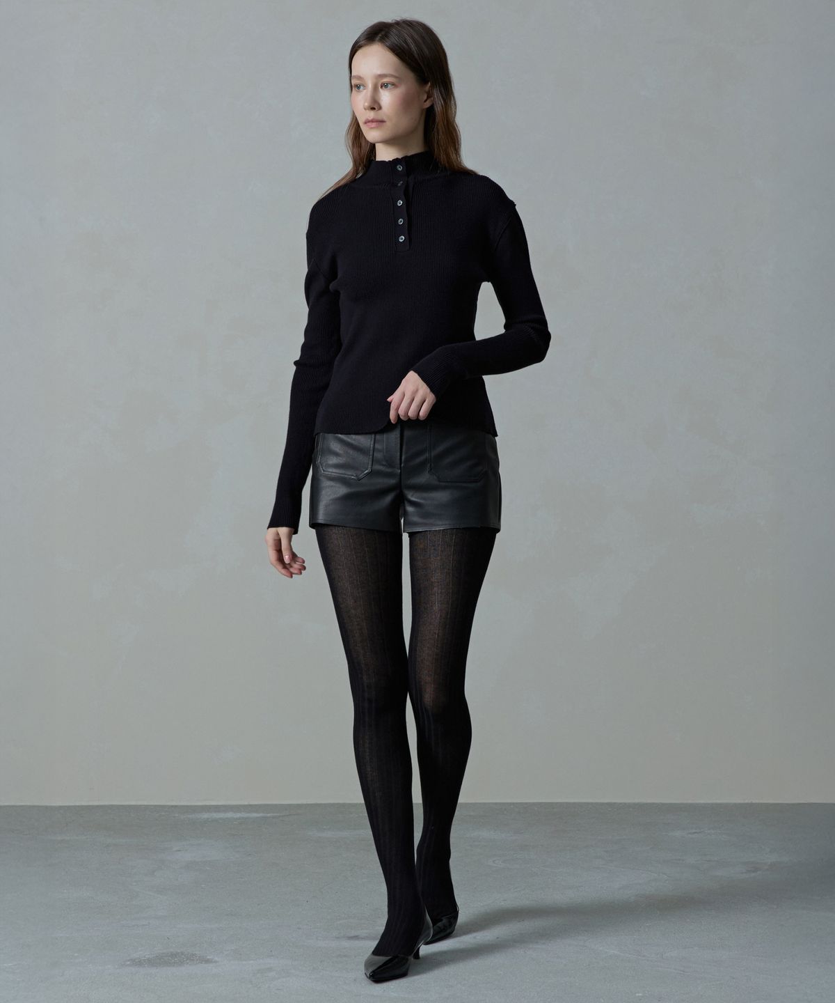 아흐레(AHRE) Aera Tension-Fit Henley Rib Half-Neck Knit_BLACK