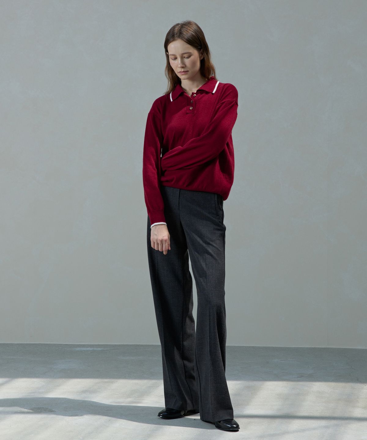 아흐레(AHRE) Leco Wide Span Slacks_CHARCOAL