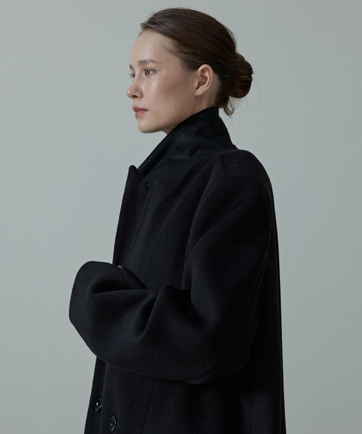 아흐레(AHRE) Mure Peaked Over Tailored Double Wool Coat_BLACK