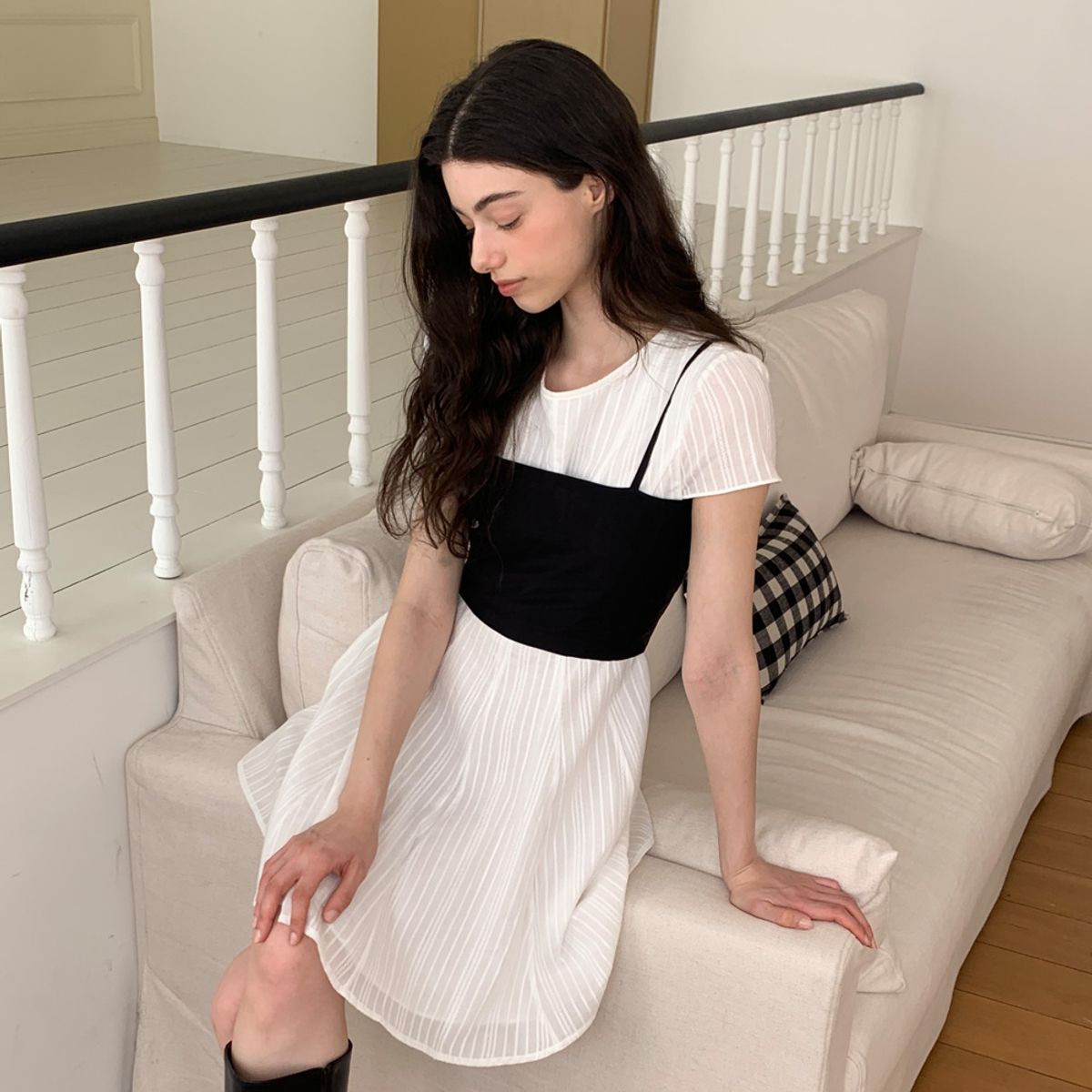 리리수(LILISU) Mia Cami Top / Black