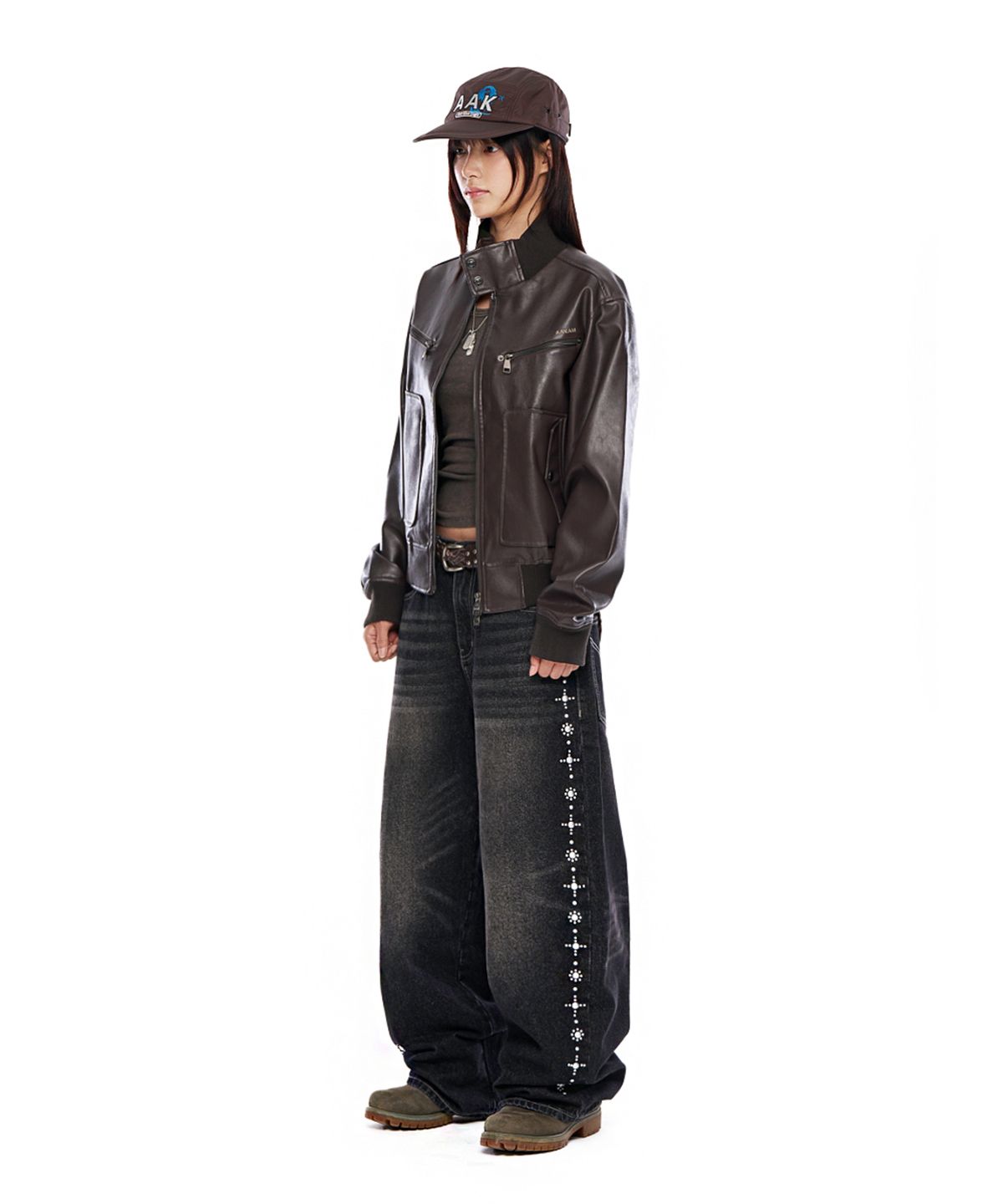 아캄(AAKAM) Side Rhinestone Denim Pants (Black)