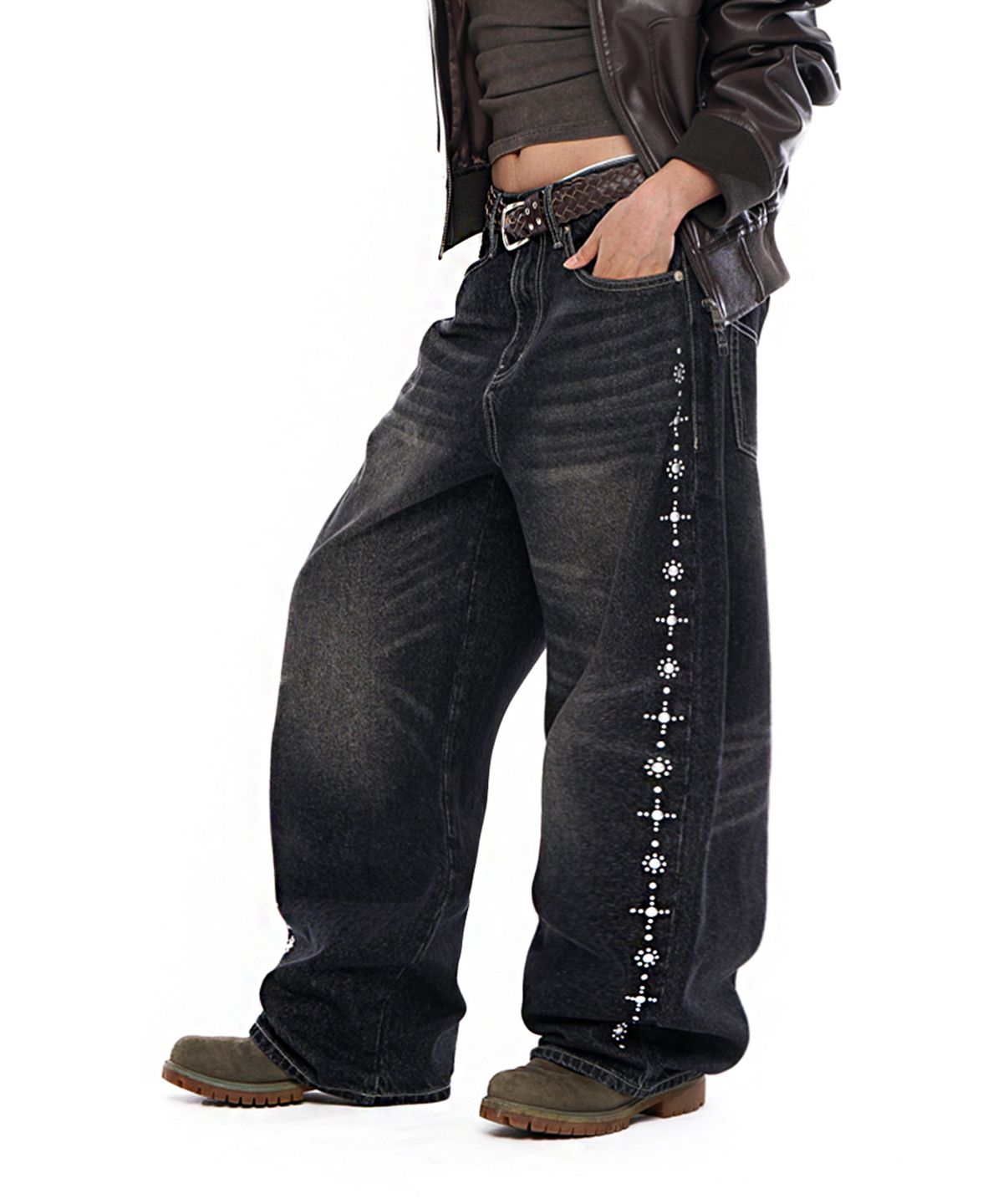 아캄(AAKAM) Side Rhinestone Denim Pants (Black)