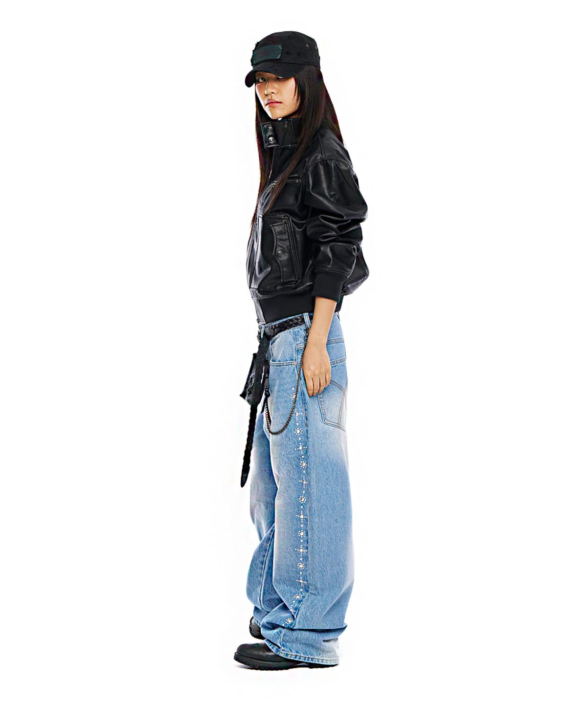 아캄(AAKAM) Side Rhinestone Denim Pants (Blue)