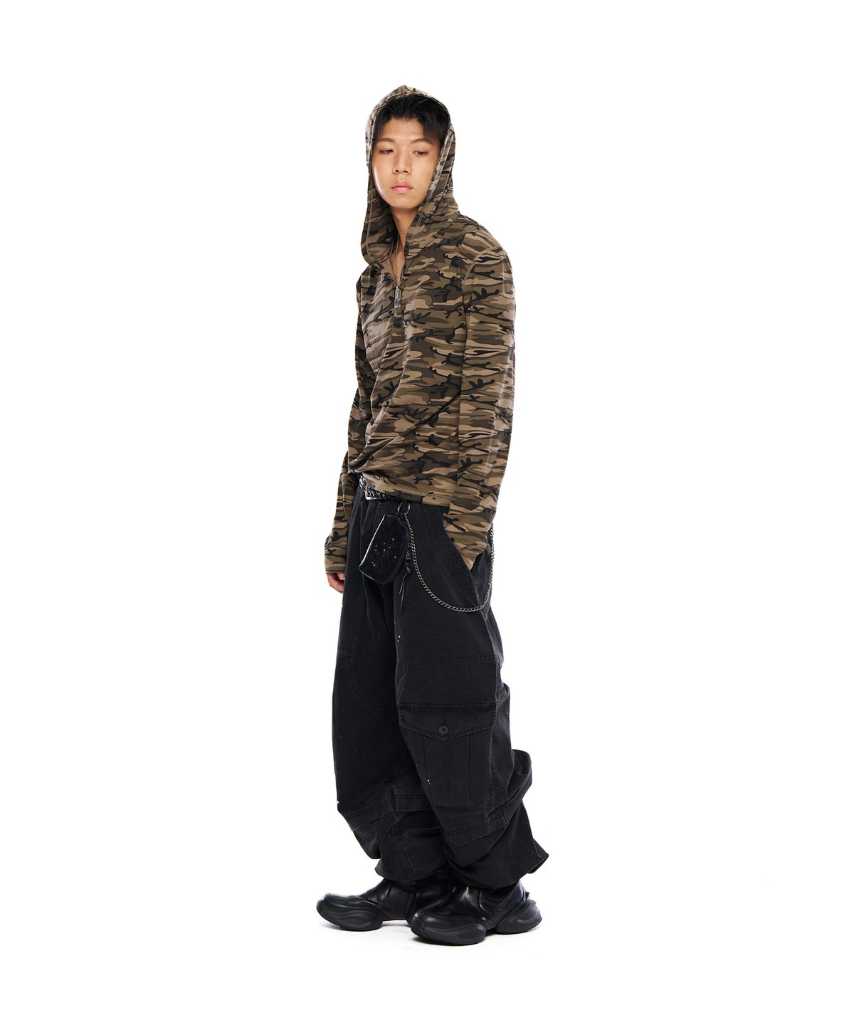 아캄(AAKAM) Painted Military Cargo Pants (Black)