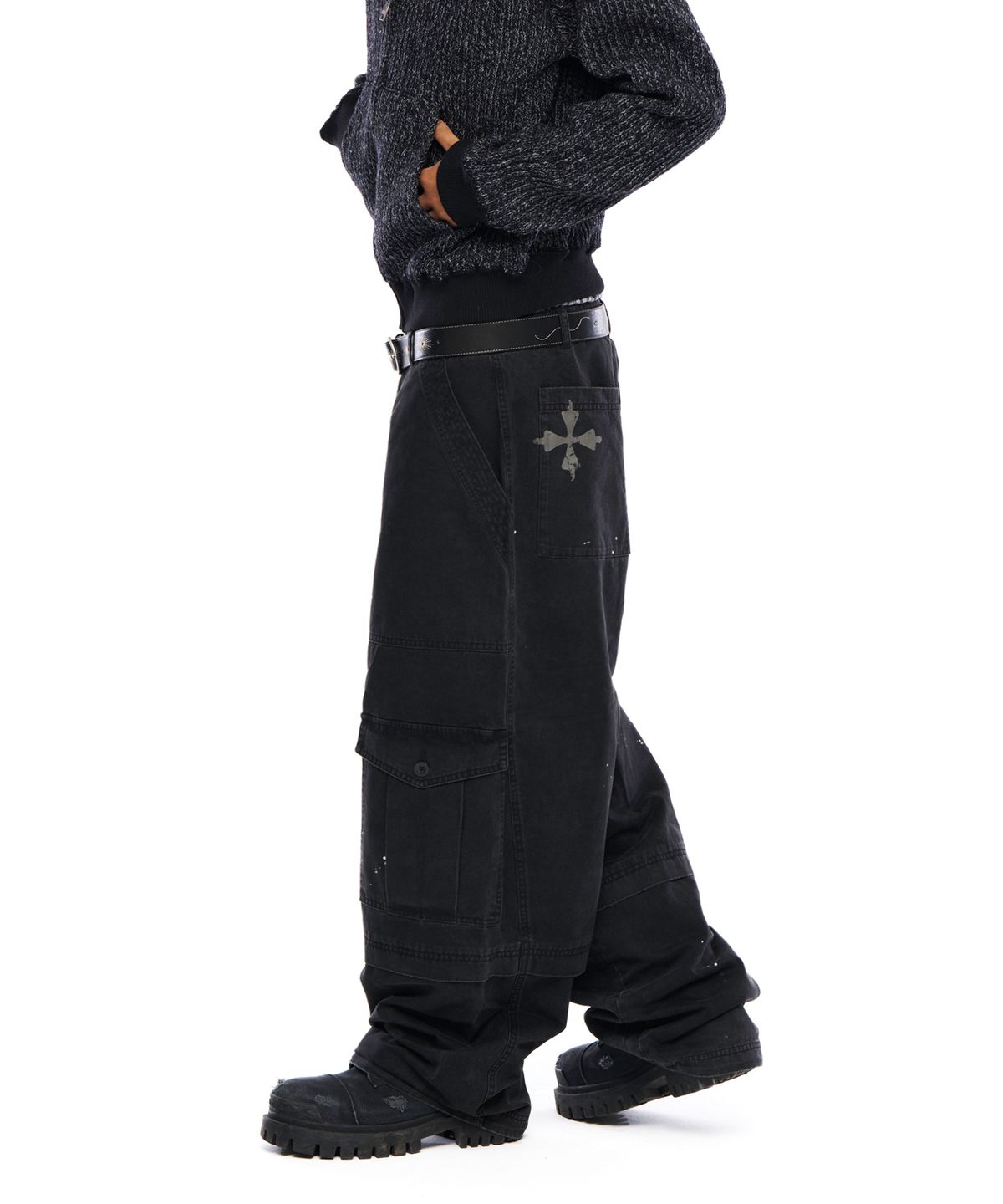아캄(AAKAM) Painted Military Cargo Pants (Black)
