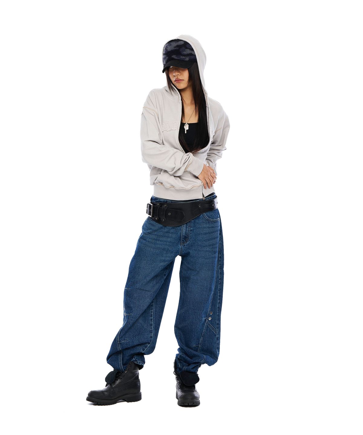 아캄(AAKAM) Incision Eyelet Washed Denim Pants (Blue)